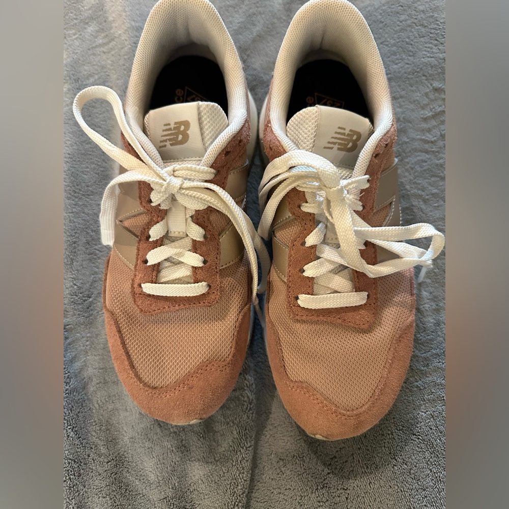 New Balance Women's Sneakers - Brown and Gold size 6.5 - Picture 3 of 12